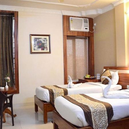 Hotel Eden Roc Bhubaneswar Exterior photo
