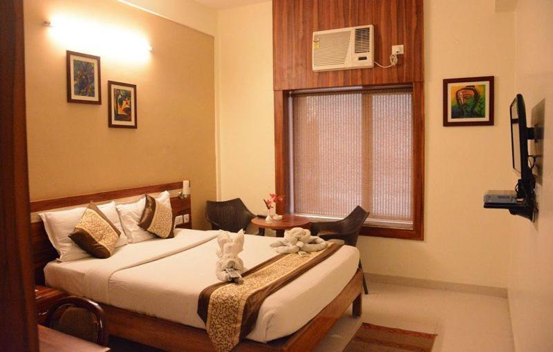Hotel Eden Roc Bhubaneswar Exterior photo
